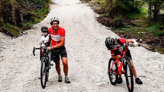 cicloturismo famiglia in bici